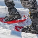 Para uma lista de equipamentos para trekking de alta montanha, é crucial incluir vestuário em camadas, sistema de hidratação,