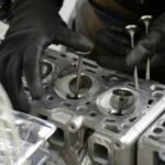 Para a manutenção que afeta o consumo, velas de ignição desgastadas, filtros de ar e combustível sujos, e um sistema de injeç