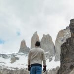 Para escalar montanhas na Patagônia Argentina, os destinos mais renomados incluem El Chaltén (com picos como Fitz Roy e Cerro