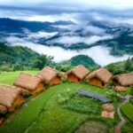 Para o turismo de montanha sustentável, os princípios envolvem minimizar o impacto ambiental, respeitar culturas locais, prom