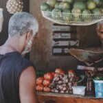 Como a economia local influencia o dia a dia em Divinópolis