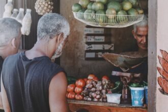 Como a economia local influencia o dia a dia em Divinópolis