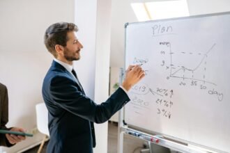 Como abrir um negócio com pouco dinheiro em 2026 — como abrir um negócio com pouco dinheiro em 2026 | Aproximando Distâncias