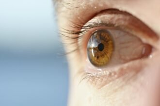 Visão Saudável na Era Digital: Guia Definitivo para Cuidar dos Olhos Usando Computador o Dia Todo — como cuidar da saúde ocul