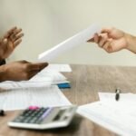 Como Negociar Dívidas com Banco, Limpar Seu Nome e Sair do Serasa: O Guia Definitivo — como negociar dívida com banco e sair
