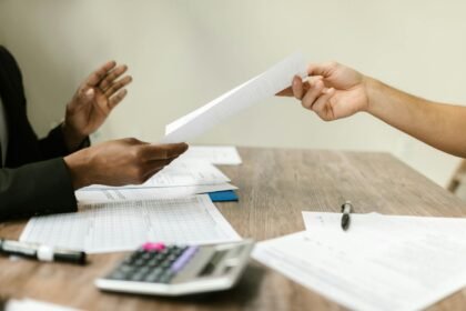 Como Negociar Dívidas com Banco, Limpar Seu Nome e Sair do Serasa: O Guia Definitivo — como negociar dívida com banco e sair