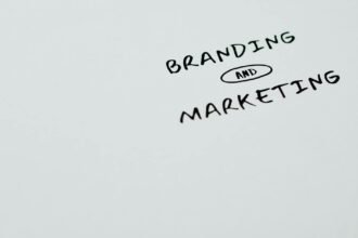Copywriting: O Guia Essencial para Vender Mais e Conquistar Clientes com Palavras — o que é copywriting e como usar para vend